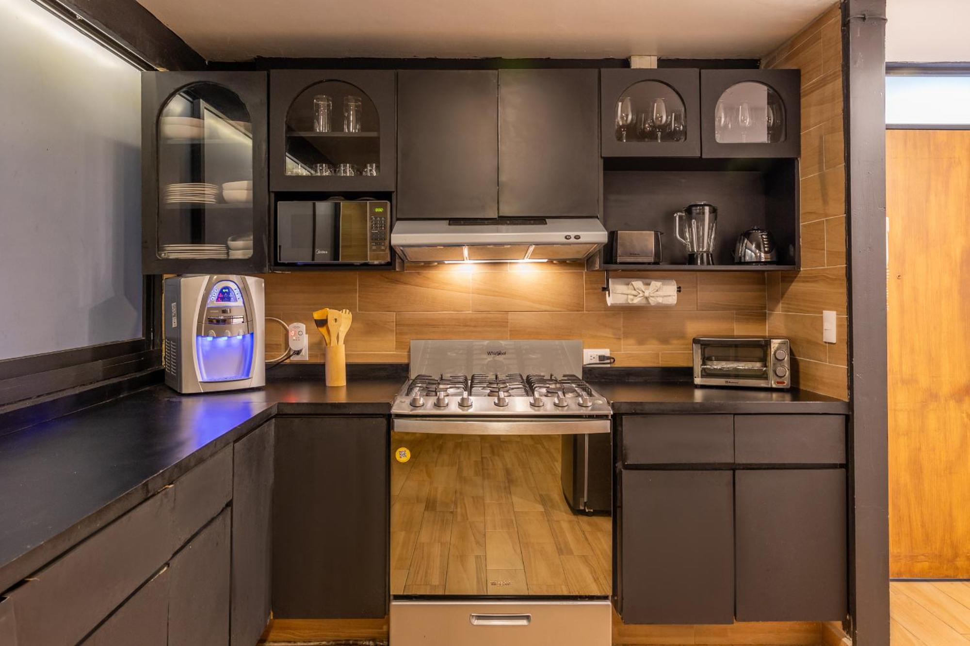 Posh Polanco Tvs And Desks In Each Holiday home *