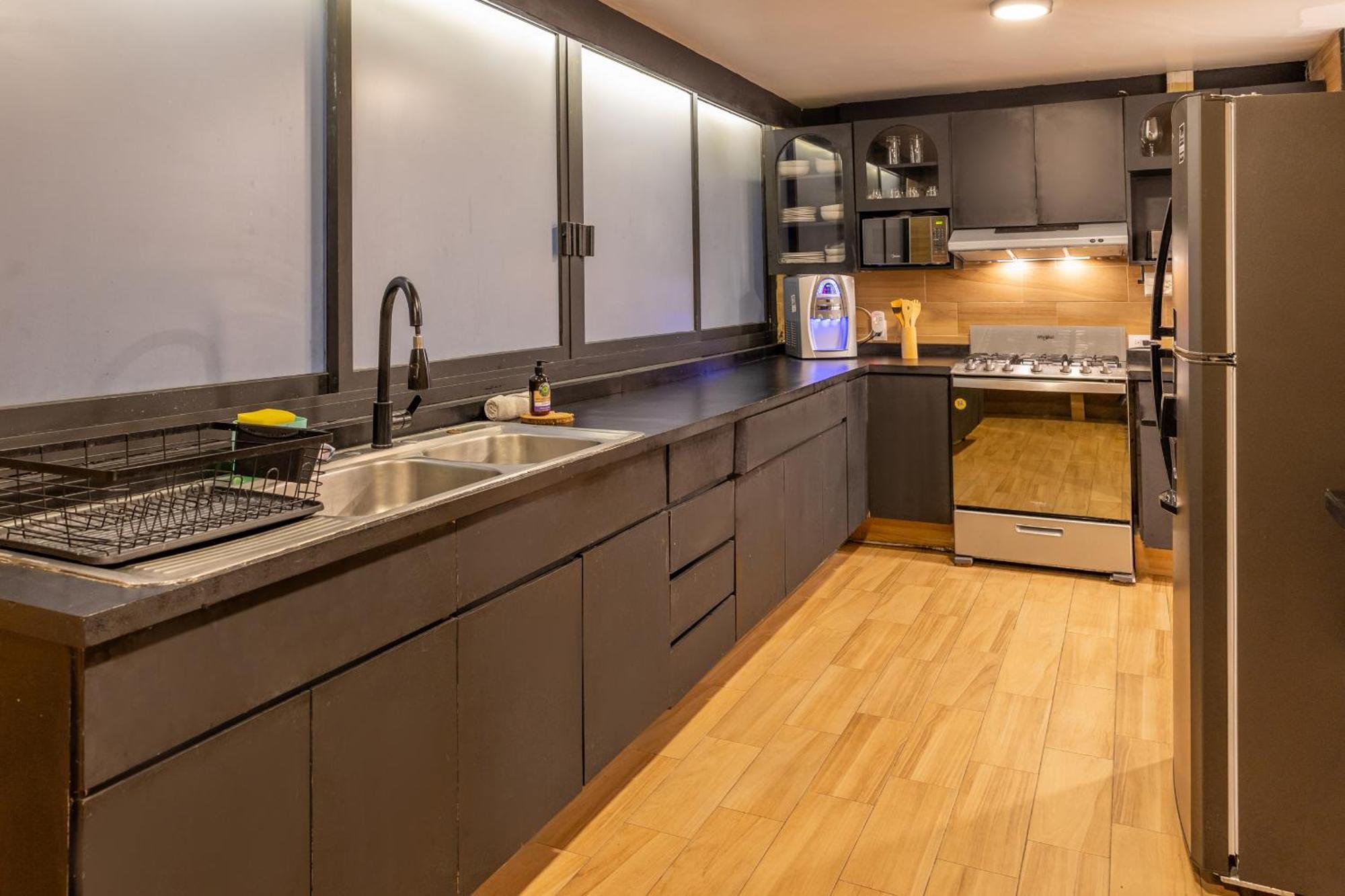 Posh Polanco Tvs And Desks In Each Holiday home *