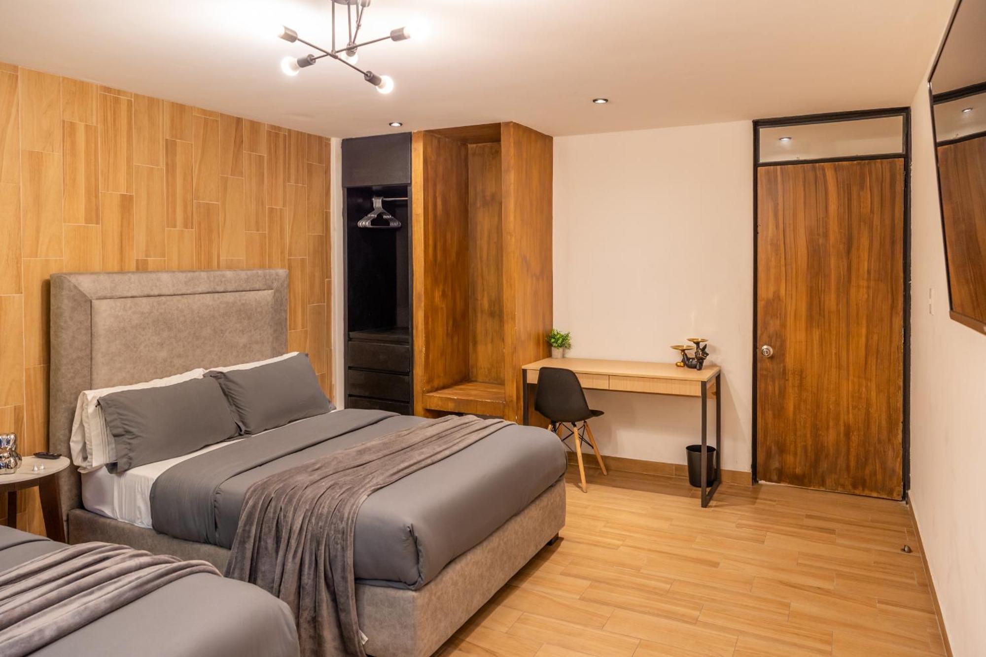 Holiday home Posh Polanco Tvs And Desks In Each *