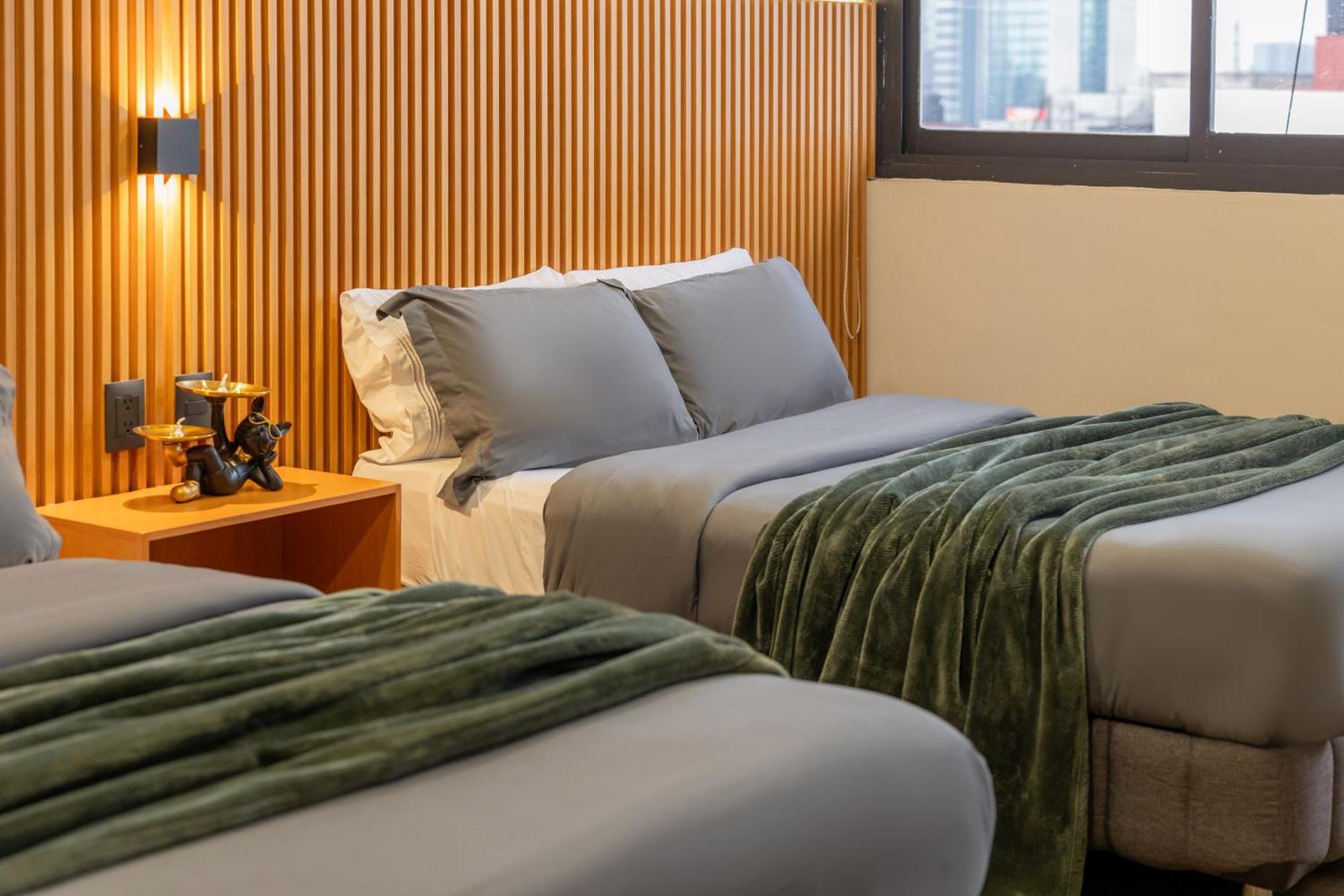 Holiday home Posh Polanco Tvs And Desks In Each *