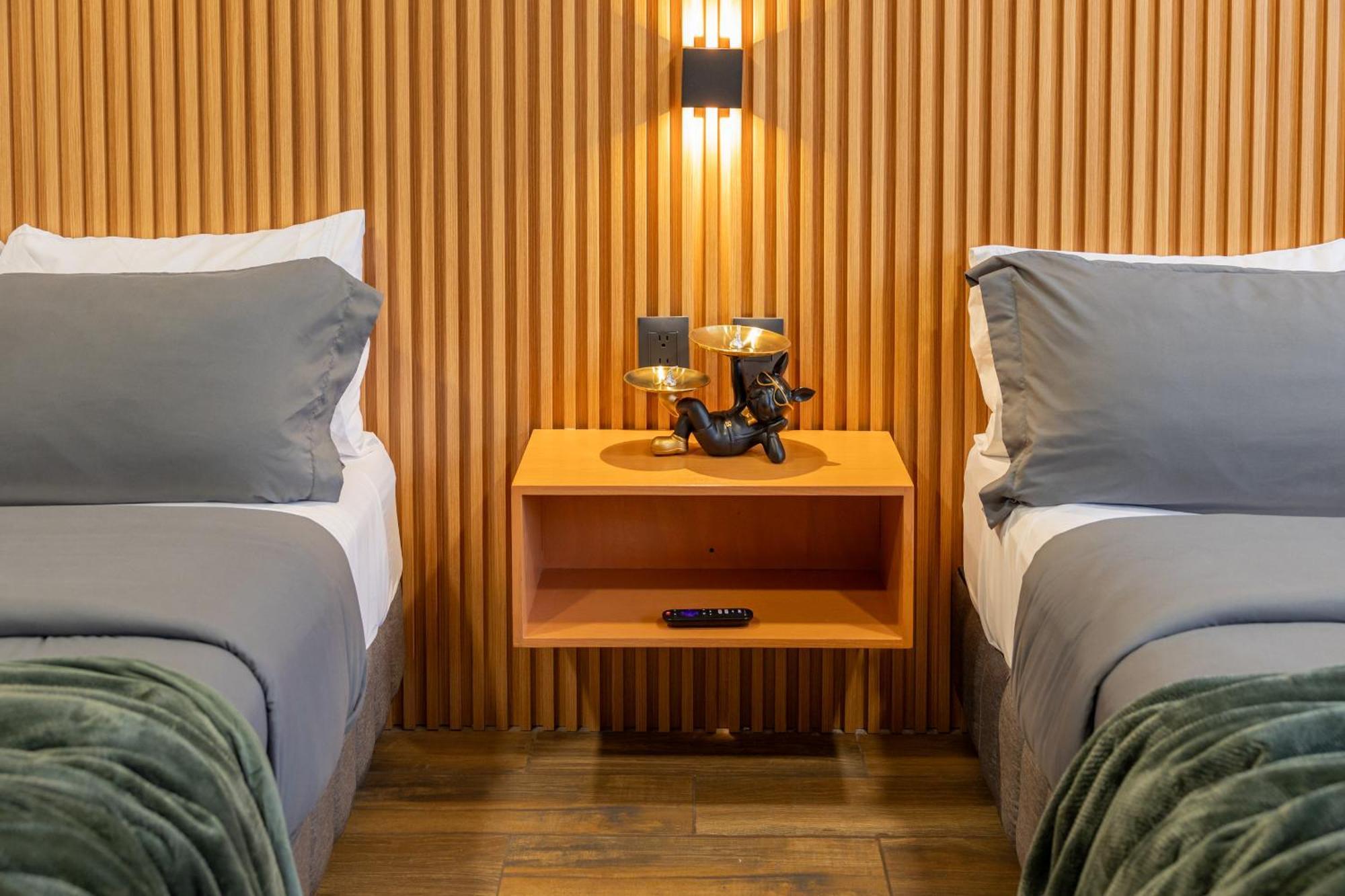Holiday home Posh Polanco Tvs And Desks In Each *